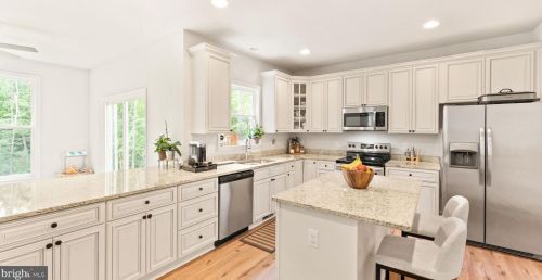1077 Mountain View Rd, Fredericksburg VA  22406-4429 exterior