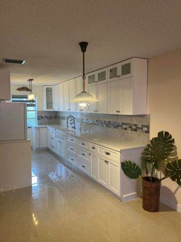 131 Lake Olive Dr, West Palm Beach, FL 33411-3386