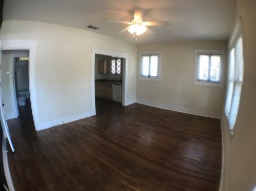 613 37th St, Austin TX  78705-1210 exterior