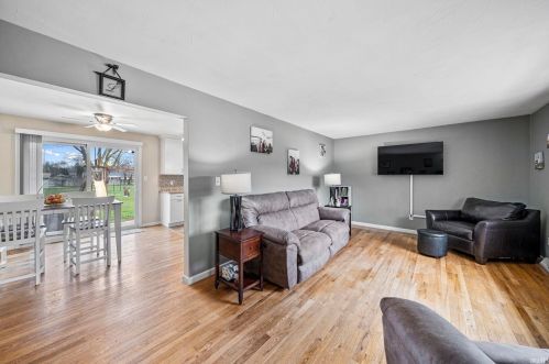 11993 Bowman Dr, Mishawaka, IN 46545-7832