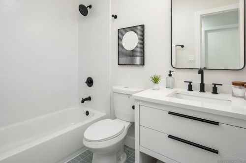 6623 Ballinger Ave, San Diego CA  92119-1822 exterior