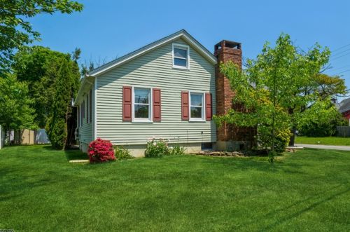 19 Dayton Cres, Bernardsville NJ  07924-2742 exterior