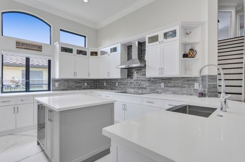 3821 185th Ave, Hollywood FL  33029-2712 exterior