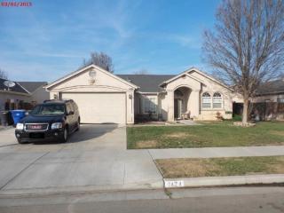 1424 Tulip St, Lemoore, CA 93245-5207