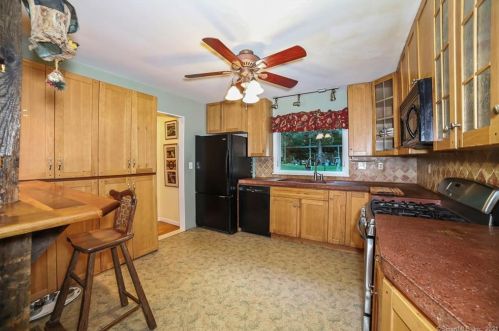 646 Branchville Rd, Ridgefield CT  06877-6128 exterior