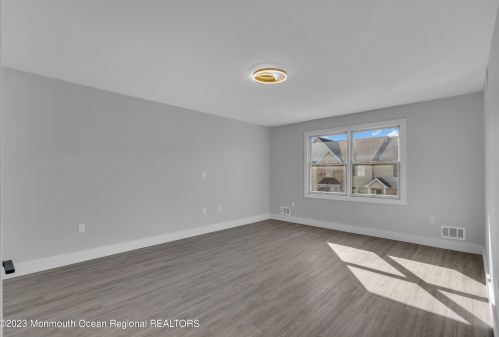 23 Kletsk Hl Rd, Lakewood NJ  08701-2971 exterior