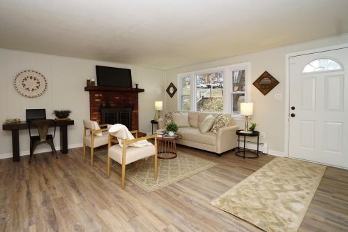 43 Joseph Rd, Salem NH  03079-2021 exterior