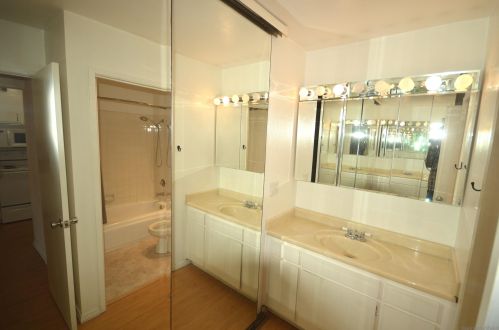 3238 Ashford St, San Diego CA 92111-5006 exterior