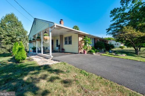 1755 Clearview Rd, Pottstown, PA 19464-2600