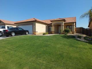 9217 Rhine Valley Dr, Bakersfield, CA 93306-6271