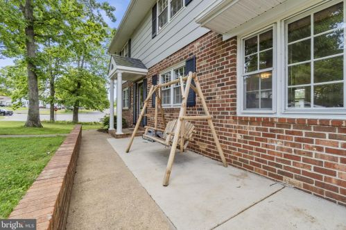 401 Deerwood Dr, Fredericksburg, VA 22401-2214