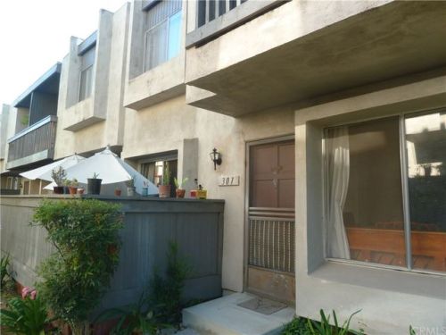 301 Ridge Terrace Ln, Montebello, CA 90640-2008