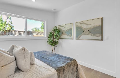 330 Anna Ave, Mountain View CA  94043-4104 exterior