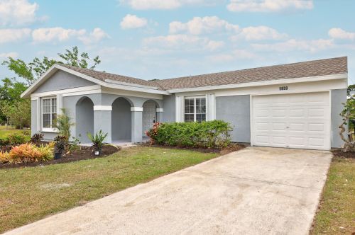 1633 Burgundy Ln, Fort Pierce, FL 34952-4202