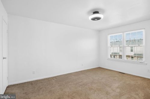 2172 Harbour Dr, Palmyra NJ  08065-1123 exterior