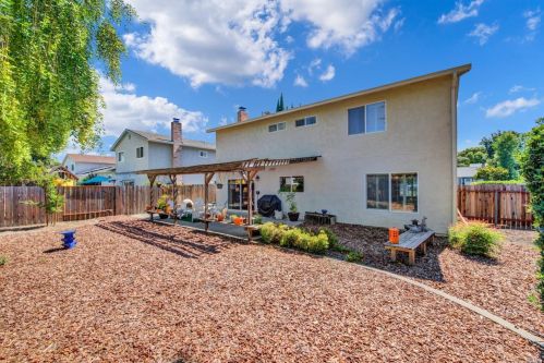 296 Plantation Way, Vacaville CA  95687-5934 exterior