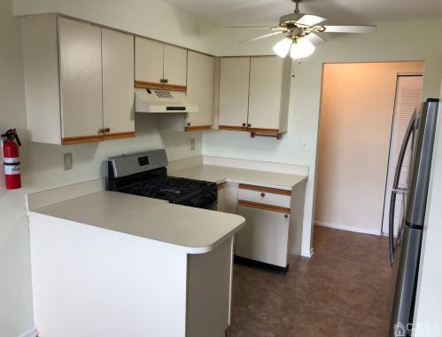 1010 Hidden Village Dr, Perth Amboy NJ  08861-3371 exterior