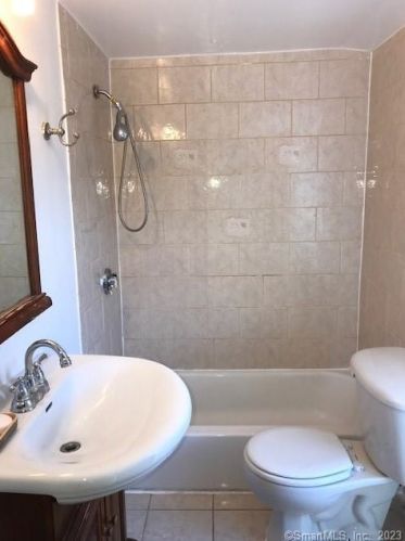 345 Stillson Rd, Waterbury CT  06705-1643 exterior