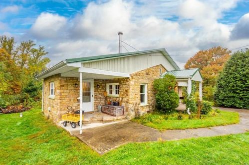 223 Madison Ave, Hopwood, PA 15445-2215