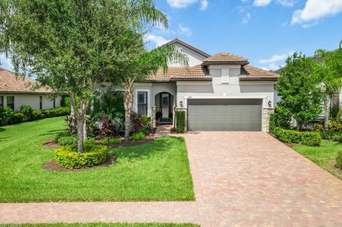 2770 Aviamar Cir, Naples FL 34114-9759 exterior