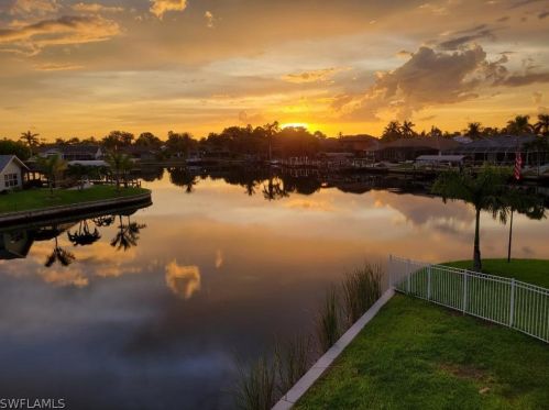 2132 20th Pl, Cape Coral, FL 33990-3106