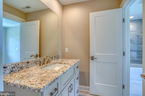 94 Wolf Creek Cir, Dover DE  19901-4917 exterior