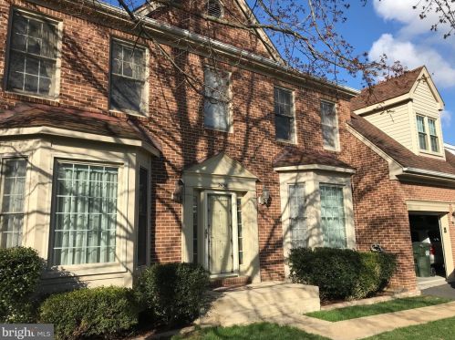 2436 Dakota Lakes Dr, Herndon, VA 20171-2969