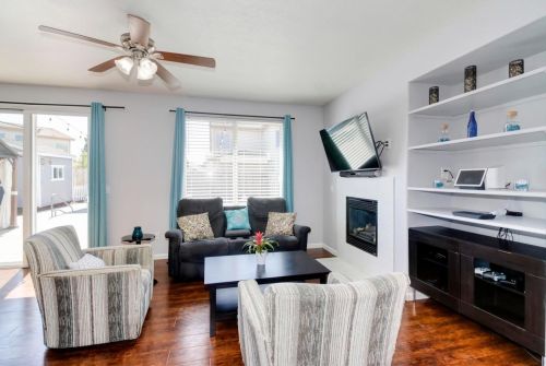 9674 Two Harbors Dr, Elk Grove CA  95624-4491 exterior