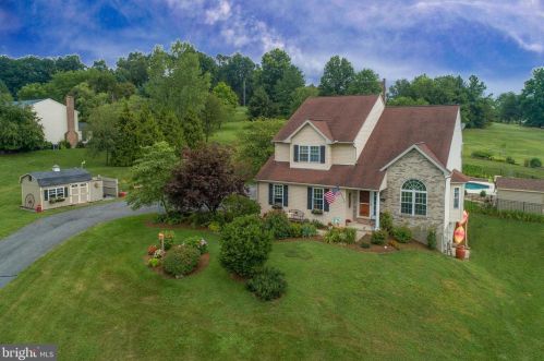 681 White Oak Ln, Dauberville, PA 19533-9138