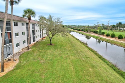 5667 Rattlesnake Hammock Rd, Naples FL  34113-3539 exterior
