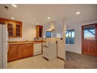 816 33rd Ave, Seattle WA  98122-5125 exterior