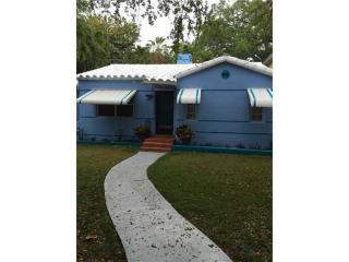 2951 Shipping Ave, Miami FL  33133-4513 exterior