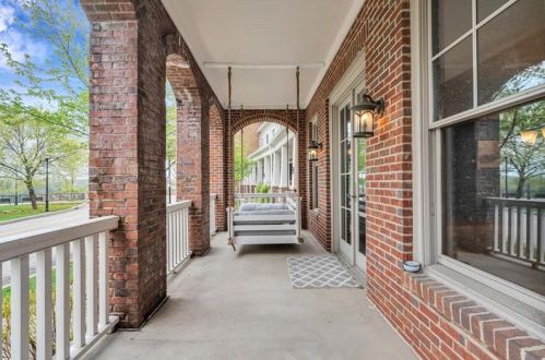 1063 Parkview Blvd, Pittsburgh, PA 15217-2557