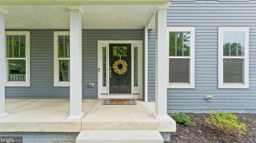 1077 Mountain View Rd, Fredericksburg VA  22406-4429 exterior