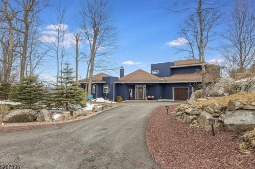 163 Hillcrest Dr, Parsippany NJ  07834-1413 exterior