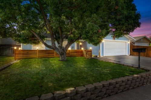 220 Withington Ave, Rio Linda, CA 95673-3327
