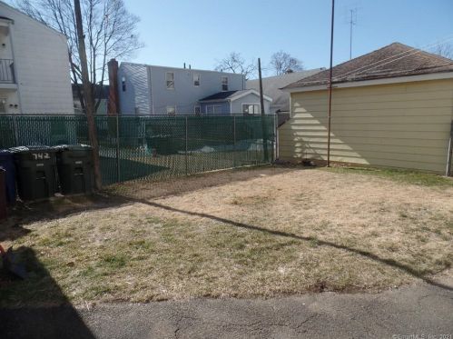 71 Merchant St, Bridgeport CT  06604-2214 exterior