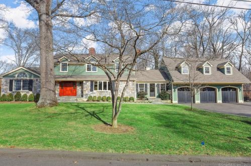 39 Stony Brook Dr, Stamford, CT 06902-1523