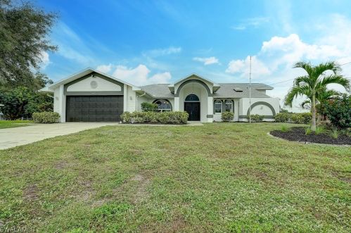 1442 31st St, Cape Coral, FL 33904-3983