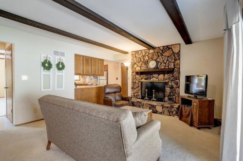 6450 Edgerton Ave, Milwaukee, WI 53220-4625