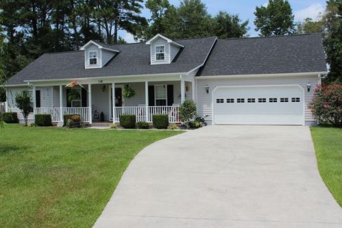 114 Goldie Ln, Beulaville, NC 28518-7635