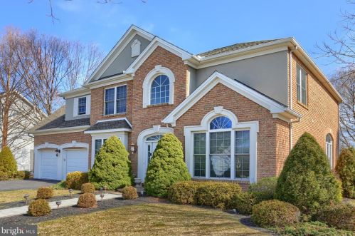 215 Taunton Dr, Carlisle, PA 17013-4703