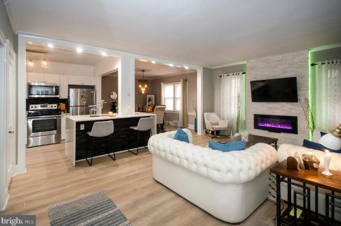 221 Kings Hwy, Camden NJ  08106-1616 exterior