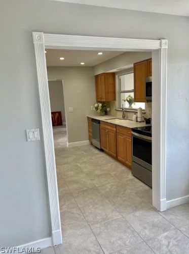 21 Lincoln Ave, Lehigh Acres FL 33936-1454 exterior