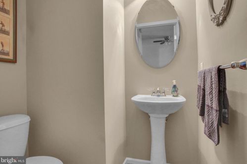 250 Savanna Dr, Pottstown PA  19465-6603 exterior