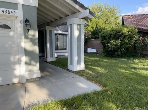 43842 Windsor Pl, Lancaster, CA 93536-5885