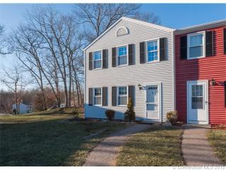 6 Lakeside Dr, Gales Ferry CT 06339-1419 exterior