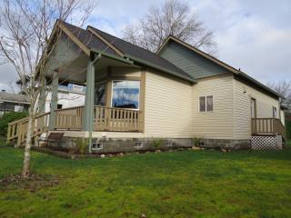 312 Oak St, Waunch Prairie WA  98531-4338 exterior