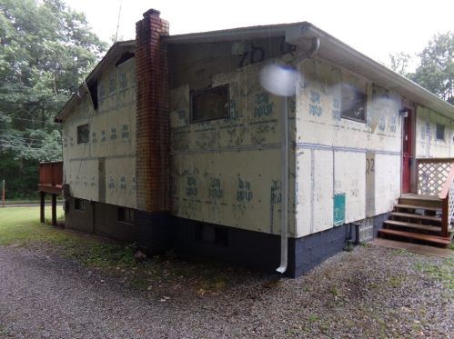7423 Penn Ave, Somerset PA  15501-7372 exterior