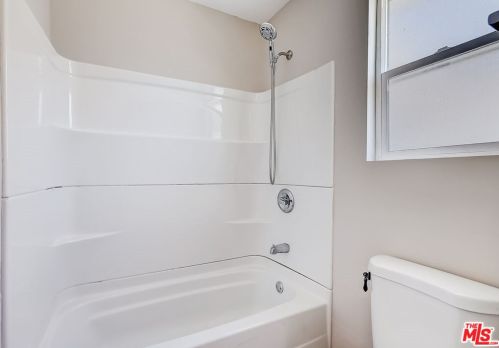 4613 Dunrobin Ave, Lakewood CA  90713-2527 exterior